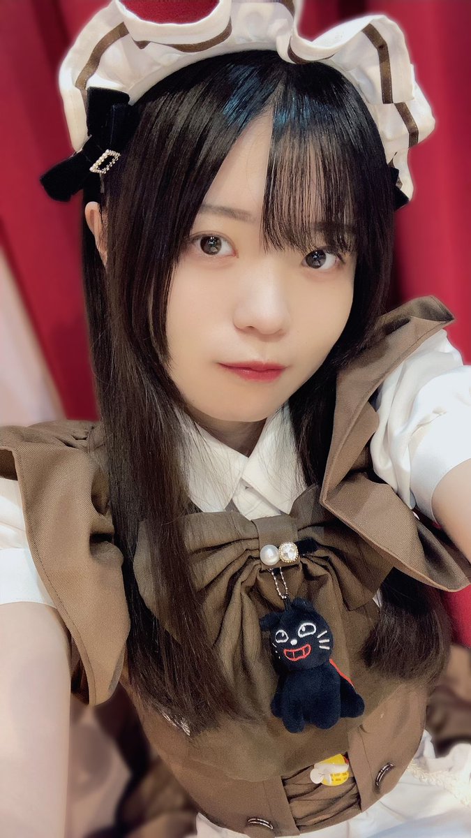 おこんにちはとおこんばんはの狭間🙋🏻‍♀️
本日17-22でお給仕します！
よろしくお願いします( •̀ω•́ )