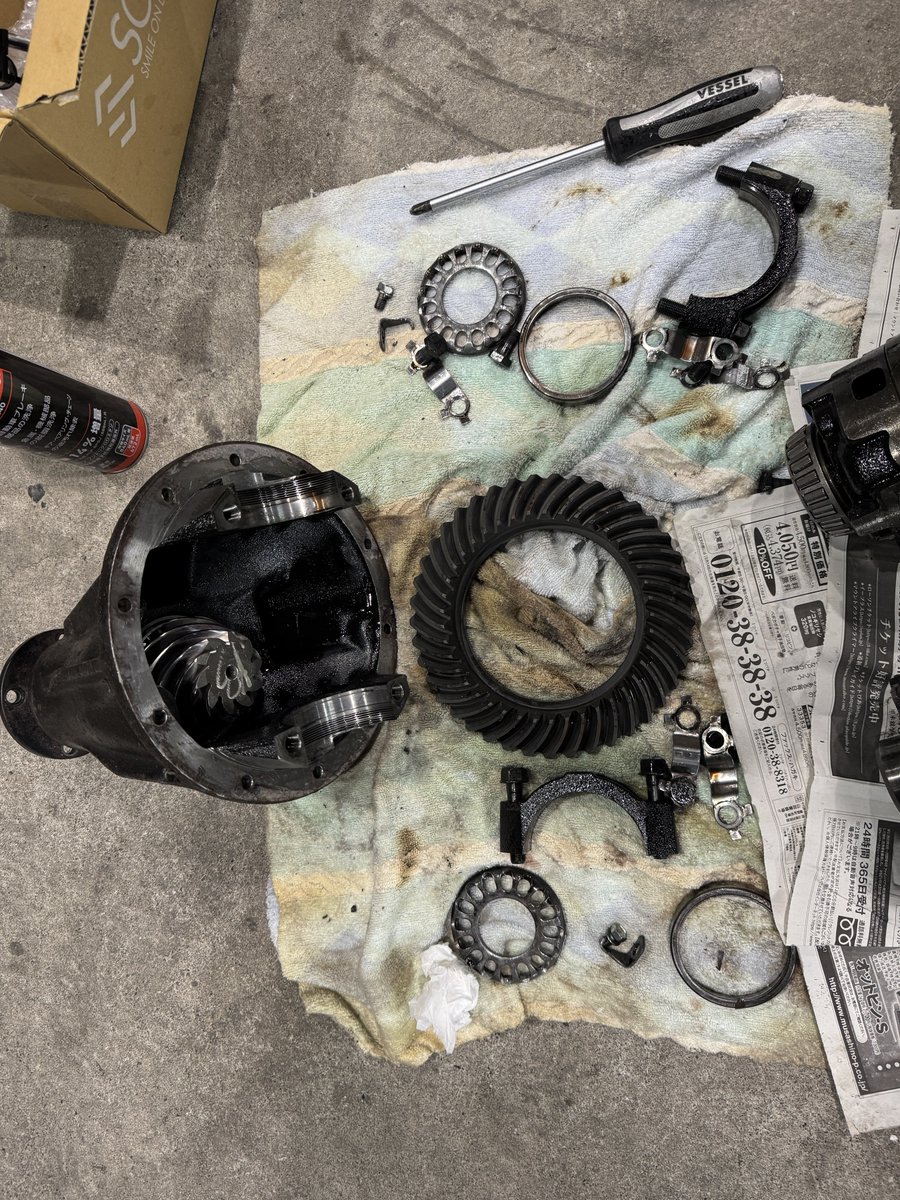 kitami_autosite's tweet photo. ハイエースに86のLSD取り付けました！
デフの効き結構変わったかも？！
やろうか悩んでる方はやってみてもいいかもしれません😁
このようなカスタムもお任せ下さい💪✨

 #北見  #カーショップオートサイト  #車売ります  #スポーツカー買取  #LSD  #ハイエース  #86 https://t.co/rGj4K6RQb0