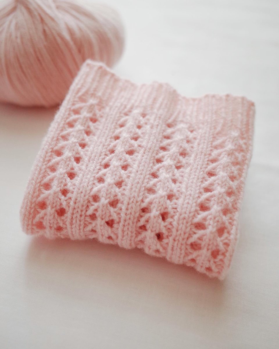 발레리나 핑크 🩷
이름처럼 여리여리 하늘하늘

#양말뜨기 #knittingsocks