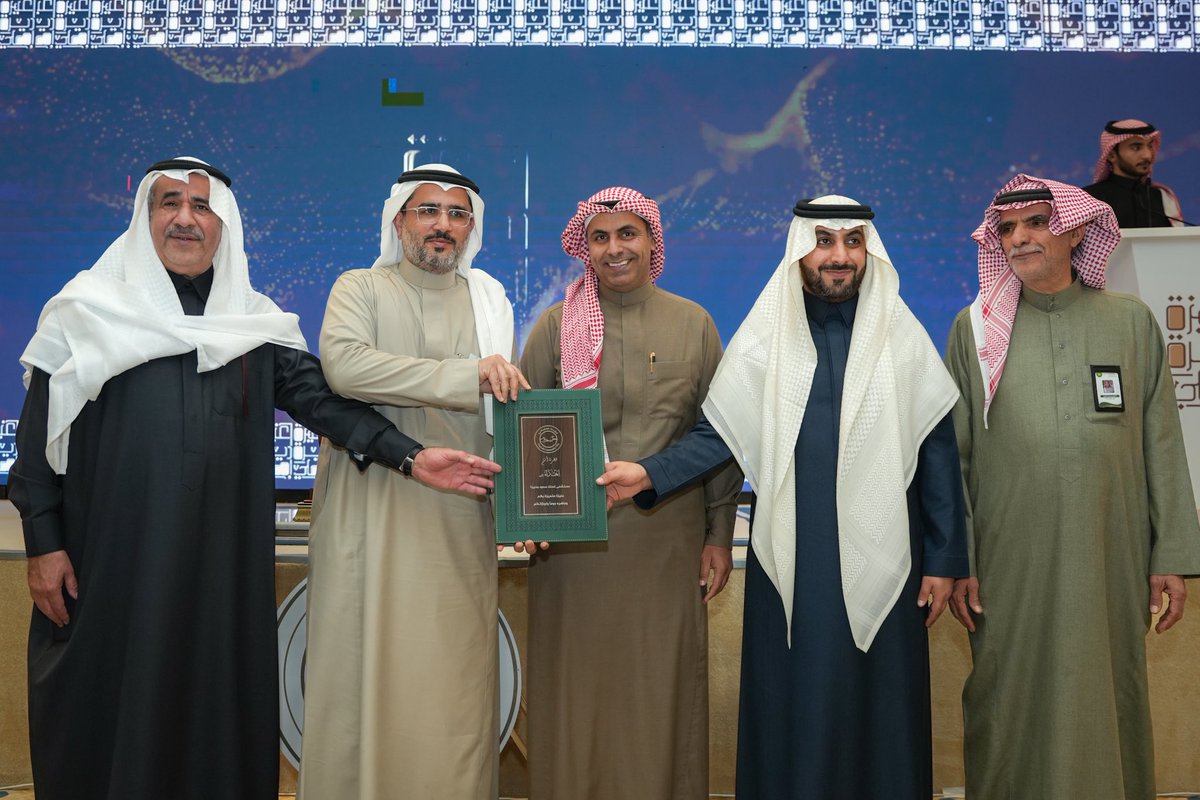 📸 | صورة من التكريم

في لقاء #عنيزة_ديرة_اهلي 

مستشفى الملك سعود بعنيزة