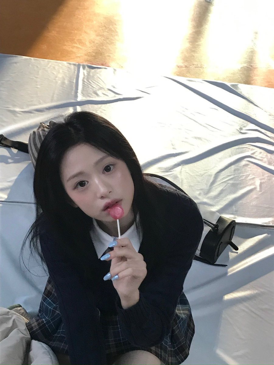 ahyeonpicture's tweet photo. AHYEON WEVERSE UPDATE 🍭 https://t.co/jh7st5eh1h