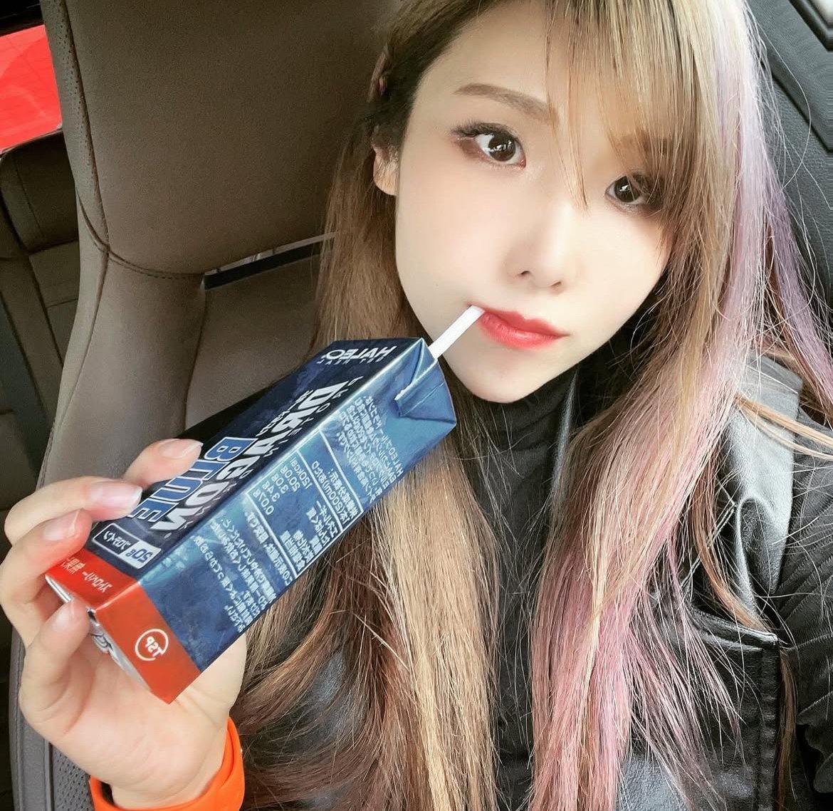 My drink is empty.

Can I have something else to fill it, <a href="/CosplayingNerd/">Cosplaying Nerd</a>? 🥺