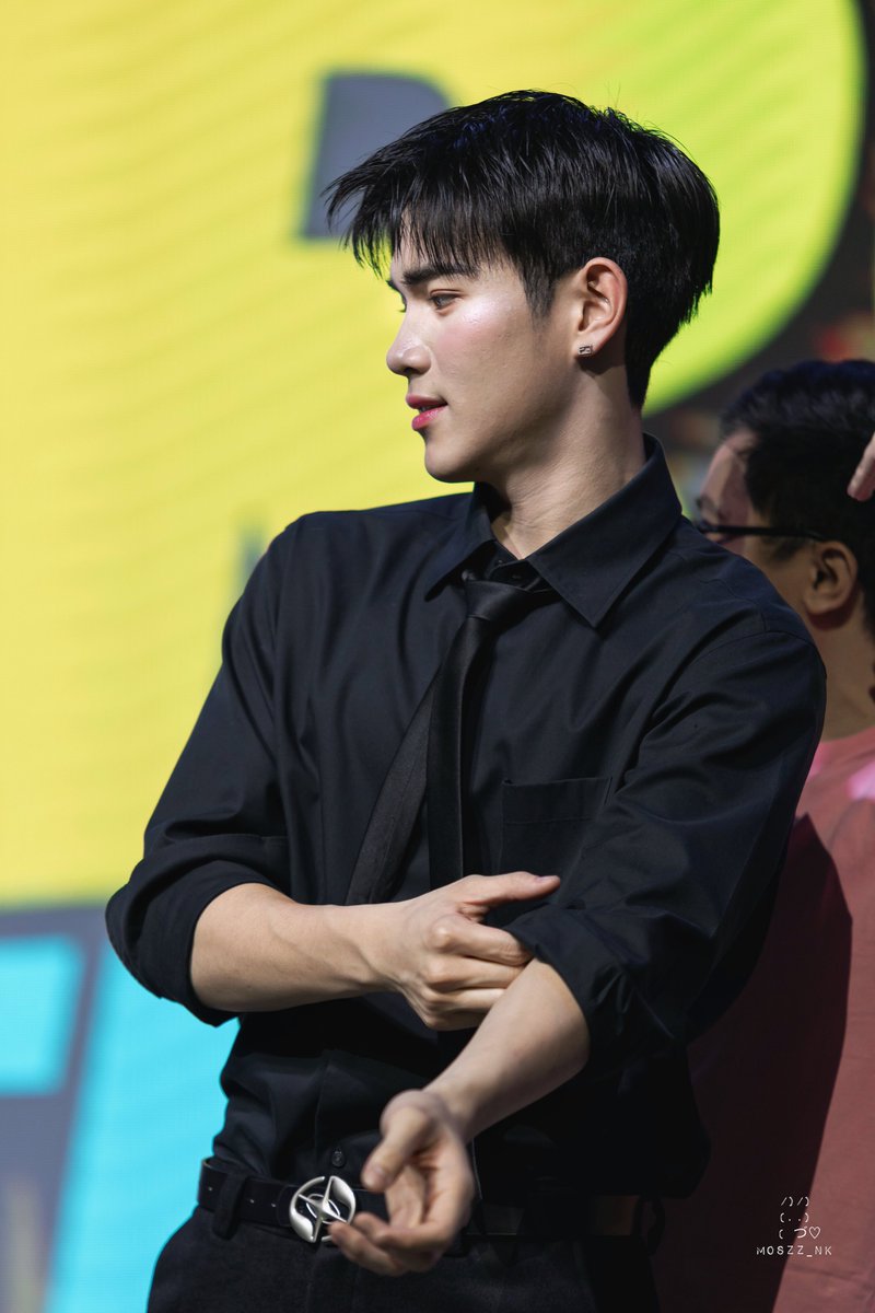 moszz_nk's tweet photo. ผมลงงี้กำลังดีเลยย  🖤✨ 

GEMFOT RUN THE WORLD IN MNL

#GFRunTheWorldinManila 
#FourthNattawat #โฟร์ทณัฐวรรธน์ https://t.co/5a65NXHRmE
