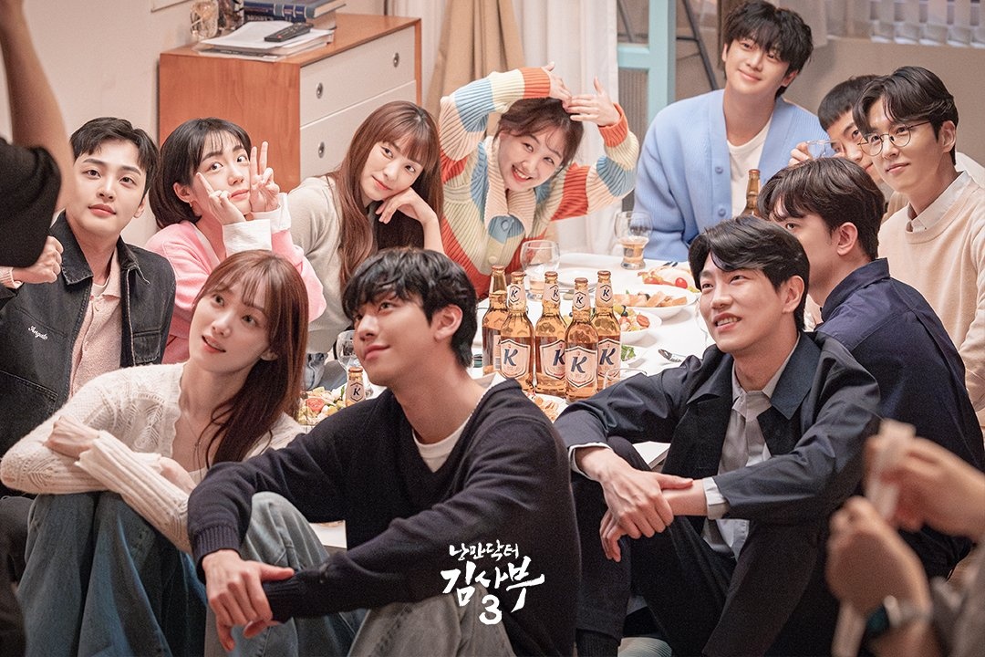 🩺낭닥뽀 나와야 하는 이유🏥
사부님 손목은 어케 됏는지 나와야 함
은재 엄마는 결국 서우진을 인정할지 아닐지 안 나옴
우진은재 신혼생활
은탁아름 재회한 후 연애 어케 하는지
돌담 막내즈 성장 스토리 봐야 대
강동주&amp;서우진 케미
윤서정 컴백
등등 볼 게 너무 많아요....