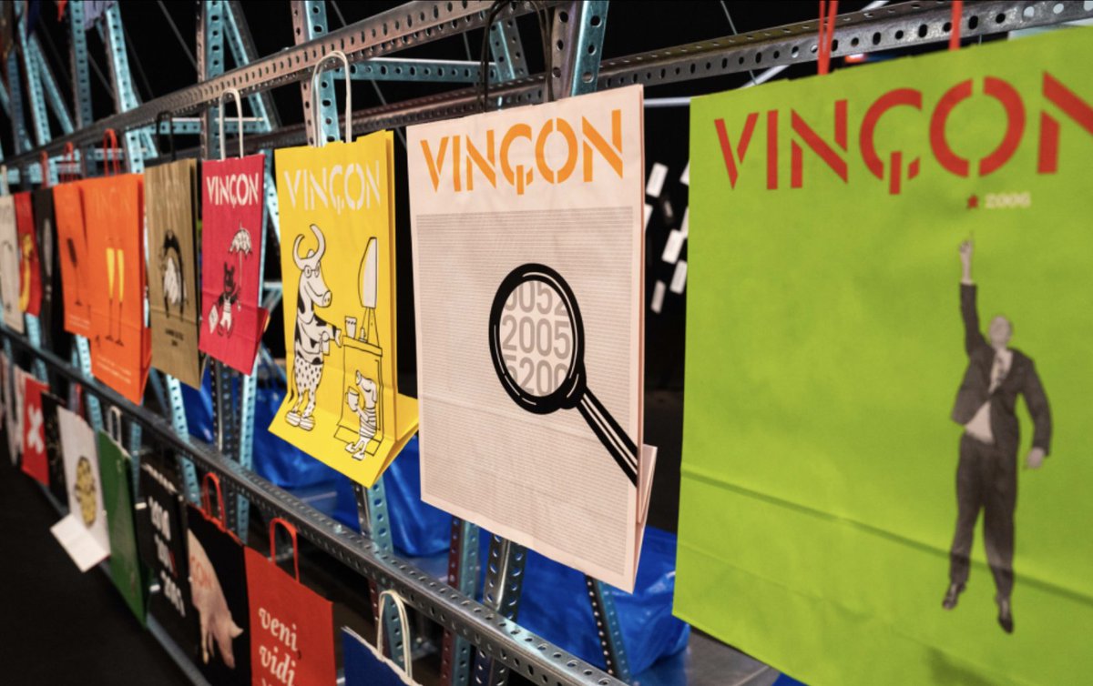 ✨🎟️ Els dissabtes, d'11.00 a 12.00 h, el <a href="/dissenyhub/">Disseny Hub Barcelona</a> ofereix visites guiades gratuïtes a l'exposició temporal "100 objectes d'IKEA que ens hauria agradat tenir a VINÇON".

📖 Complementa la visita amb el llibre escrit pel seu comissari, <a href="/julicapella/">Juli Capella</a>.

ajuntament.barcelona.cat/barcelonallibr…