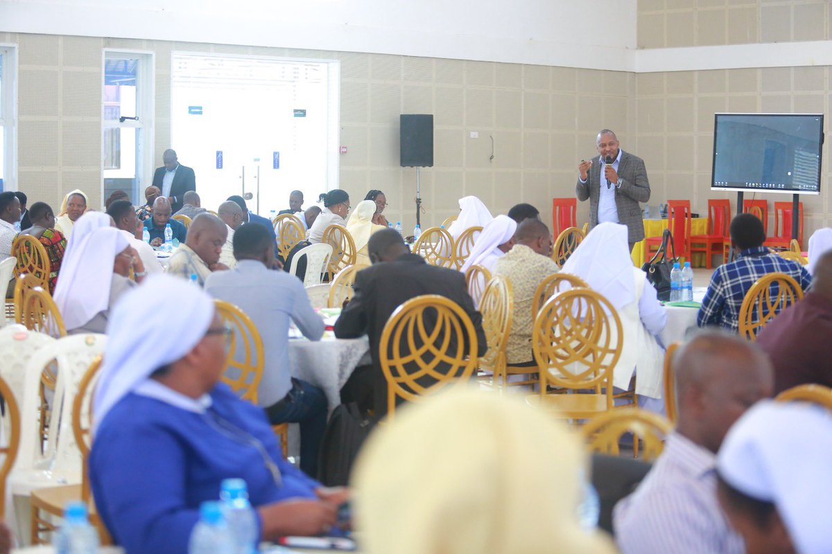 CSSC Tanzania (@cssc_tanzania) on Twitter photo <a href="/cssc_tanzania/">CSSC Tanzania</a> yaandaa Mkutano Mkuu wa wakuu wa shule na vyuo vya ufundi vya kanisa!
Lengo: Kuimarisha ubora wa elimu kwa kuzingatia mabadiliko ya kisera & teknolojia, Kujenga uongozi, uwajibikaji, na utawala bora. Kupanua huduma huduma ya elimu na mafunzo ya amali.
#ElimuBoraTZ <a href="/cssc_tanzania/">CSSC Tanzania</a> yaandaa Mkutano Mkuu wa wakuu wa shule na vyuo vya ufundi vya kanisa!
Lengo: Kuimarisha ubora wa elimu kwa kuzingatia mabadiliko ya kisera & teknolojia, Kujenga uongozi, uwajibikaji, na utawala bora. Kupanua huduma huduma ya elimu na mafunzo ya amali.
#ElimuBoraTZ