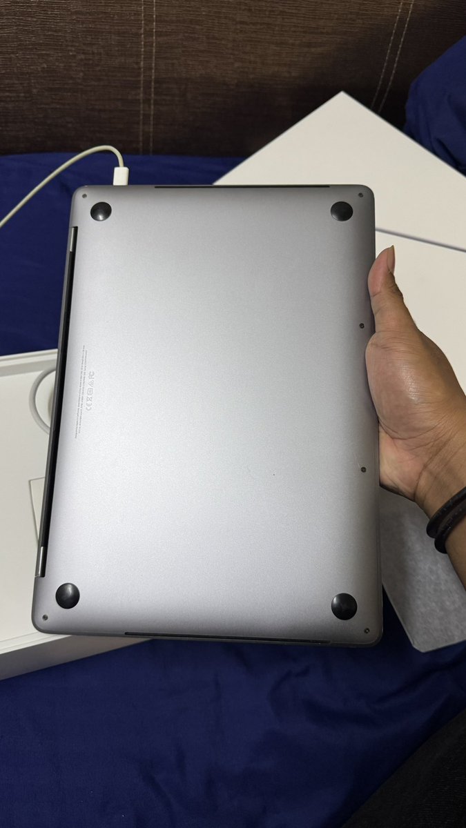 nothing_dots's tweet photo. Up arrow key and N button slightly less sensitive but still works Always kept inside laptop sleeve
Battery need replacing but still can use

Anything can dm me 🙌🏻 https://t.co/YTTFhew4ot