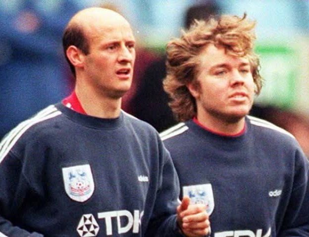 PremiershipYrs's tweet photo. This was a banter-rich time at Crystal Palace...
#CPFC #Palace #Lombardo #Brolin #90s @OneMorePoint1 https://t.co/okFi24scwi