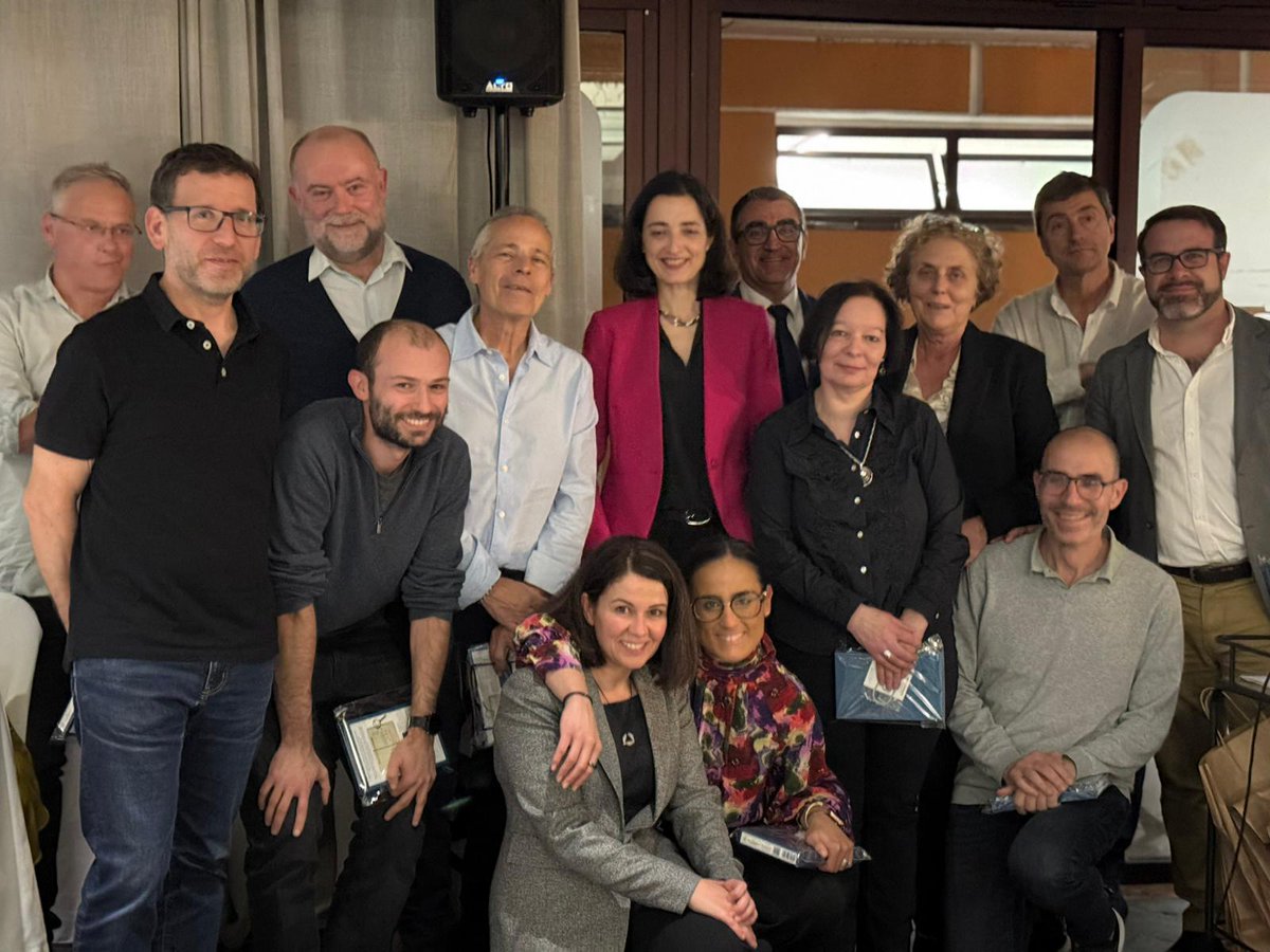 XIV Congreso de la AEHE-Las Palmas de Gran Canaria
Reconocimiento al consejo saliente de la asociación y a la ex secretaria general, Adoración Álvaro, tras la finalización de su mandato.
