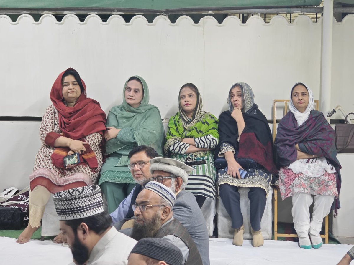 MubeenK190's tweet image. ایم کیو ایم مرکز بہادر آباد پر مرکزی شعبہ جات کے ذمہ داران کا اجلاس ہوا جس میں چیئرمین MQMو وفاقی وزیر ڈاکٹر خالد مقبول صدیقی کی کاوشوں سے پاکستان بھر تعلیمی اداروں کو ملنے والے #NAVTTC کے کورسز کے حوالے سے  تفصیلی آگاہی دی گئی۔
#MQMPakistan #chairmanmqm #DrKhalidMaqboolSiddiqui