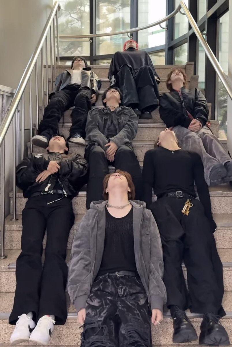 GOT7isOT7's tweet image. i love you so much my GOT7 😭😭😭