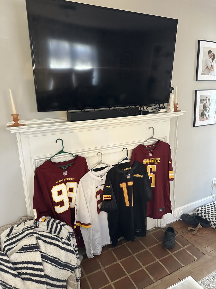 ColeAbo's tweet photo. @heykayadams Would fit nicely on the mantle. https://t.co/owZWbGrK9e