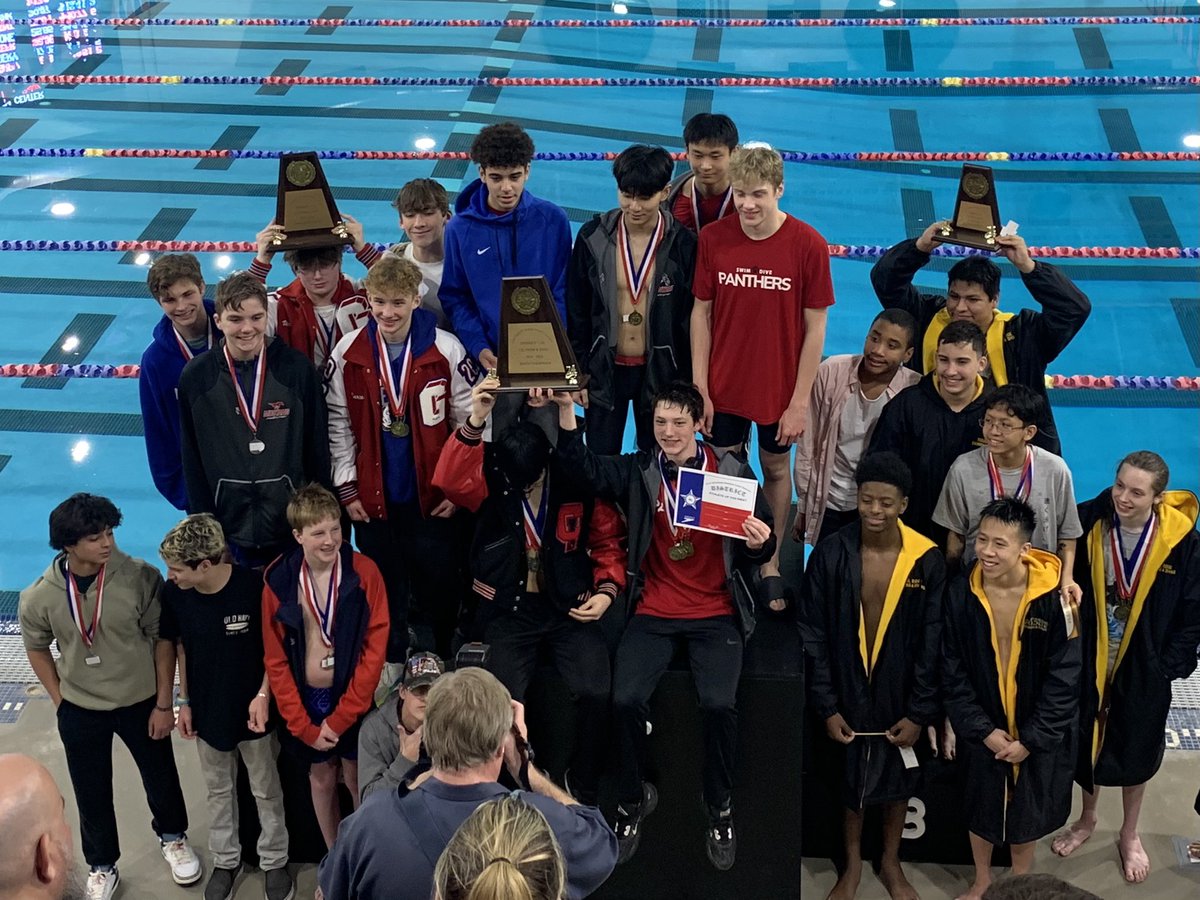 GCISD_Athletics's tweet photo. What a night for @GCISDSwim  as they sweep both the boys and girls divisions at the district meet. 

@CHPantherPride are the district champions in both the boys and girls divisions

@Grapevine_HS took 2nd in both

@Jau548 was named Outstanding Coach of the meet https://t.co/TIpAqePRq3
