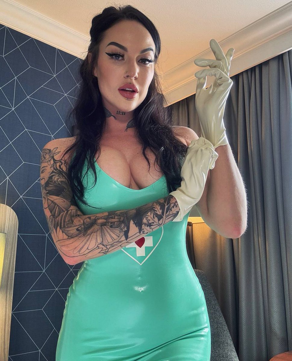 nikitacaslida's tweet photo. RT if you like me to be your nurse 😈🤫 https://t.co/Y1UZMUFxt6