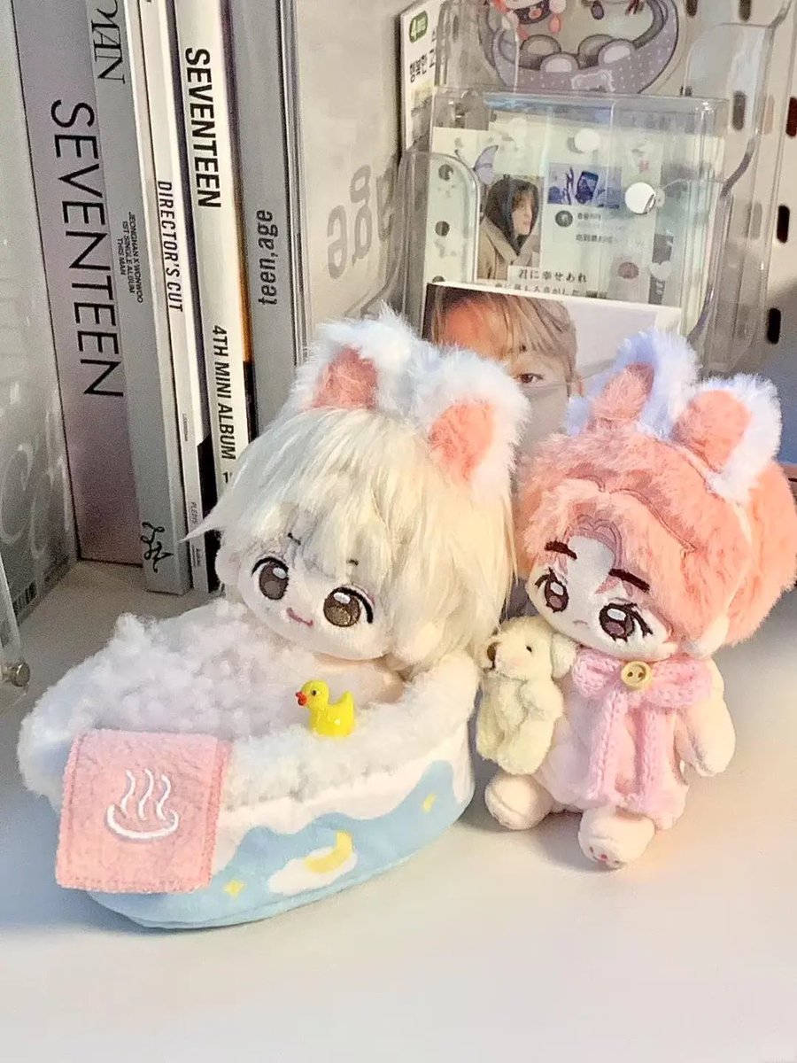 gureumart's tweet photo. wts lfb svt ph go 

seventeen scoups 'rabbku' & jeonghan 'rabbni' jeongcheol coupjeong 10cm dolls

sold as set 
₱1280 / ₱1060
with / without skeleton
with detachable ears & tail

+ fees (once onhand)
prod : 3-4 months
under feta

doo: 02/06/25
dop: 50% 02/15/25 | RB 03/01/25

order here : https://t.co/2JLT8EQjvo