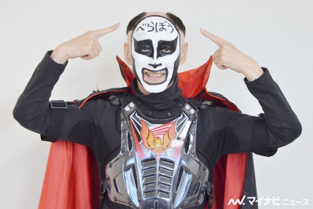livedoornews's tweet photo. 【反響】お笑い芸人・鉄拳、“素顔”で大河『べらぼう』出演！
https://t.co/85xZXG0H5W

蔦重初期の錦絵「雛形若菜初模様」を手掛けた浮世絵師・礒田湖龍斎を演じる。筆で描くのは今回が初めてで、自宅で約1カ月、1日4時間程度、浮世絵を猛特訓。作品を描いているシーンは、すべて鉄拳が演じている。 https://t.co/3Q3KpQNOZ3