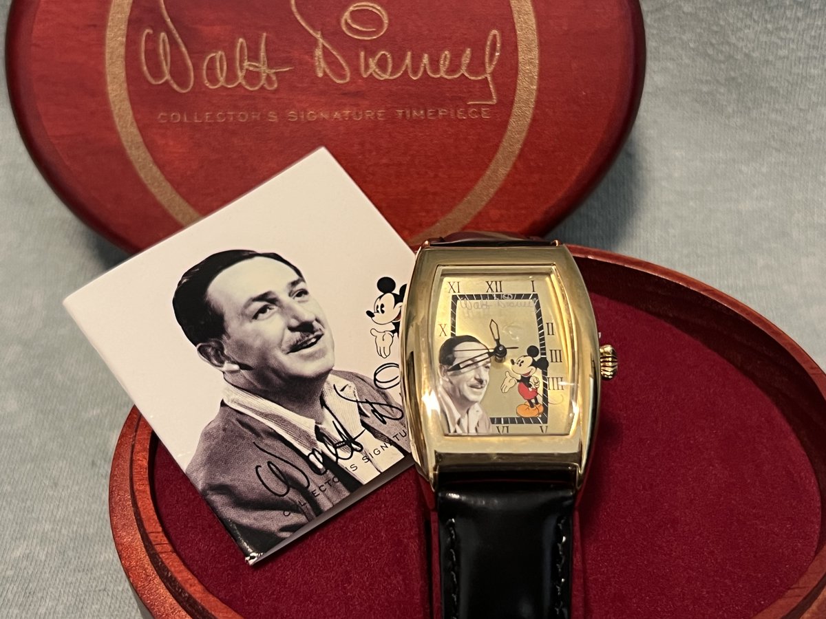 TeriE's tweet photo. RARE #VINTAGE Disney Catalog #DisneyTimepiece #MICKEYMOUSE & #WALTDISNEY FOSSIL Watch Ltd Edition 1000
#mickeywatch #disneywatch #fossilwatch #collectiblewatch #disneycollectibles #vintagedisney #vintagewatch #disneyana #LimitedEdition #fossil #watches
https://t.co/grFUnN4JxZ https://t.co/DesOCMa3zt