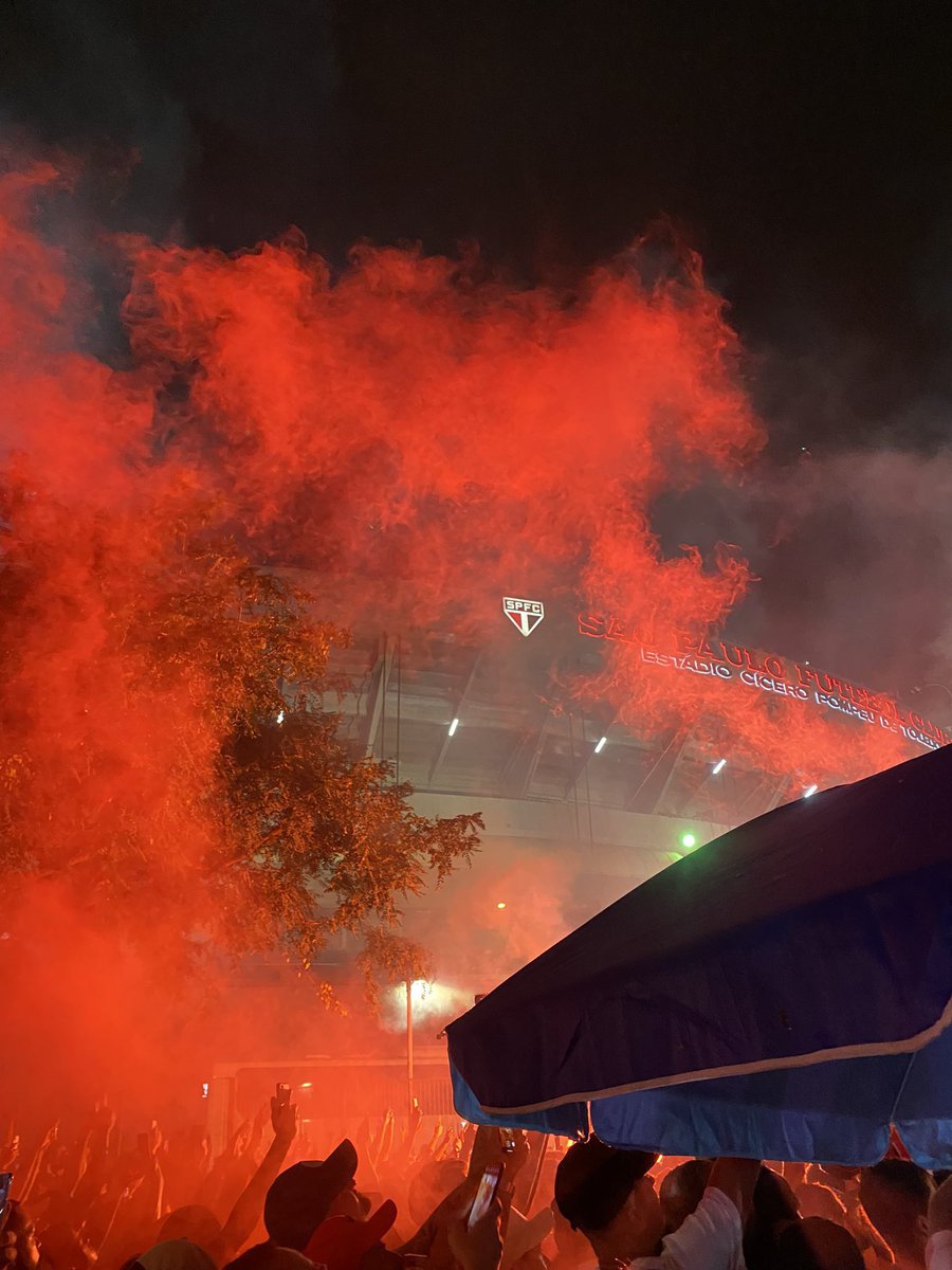 TricolorFollow's tweet photo. Entre os grandes, tu és e será sempre o primeiro. https://t.co/9Td9pdjLje