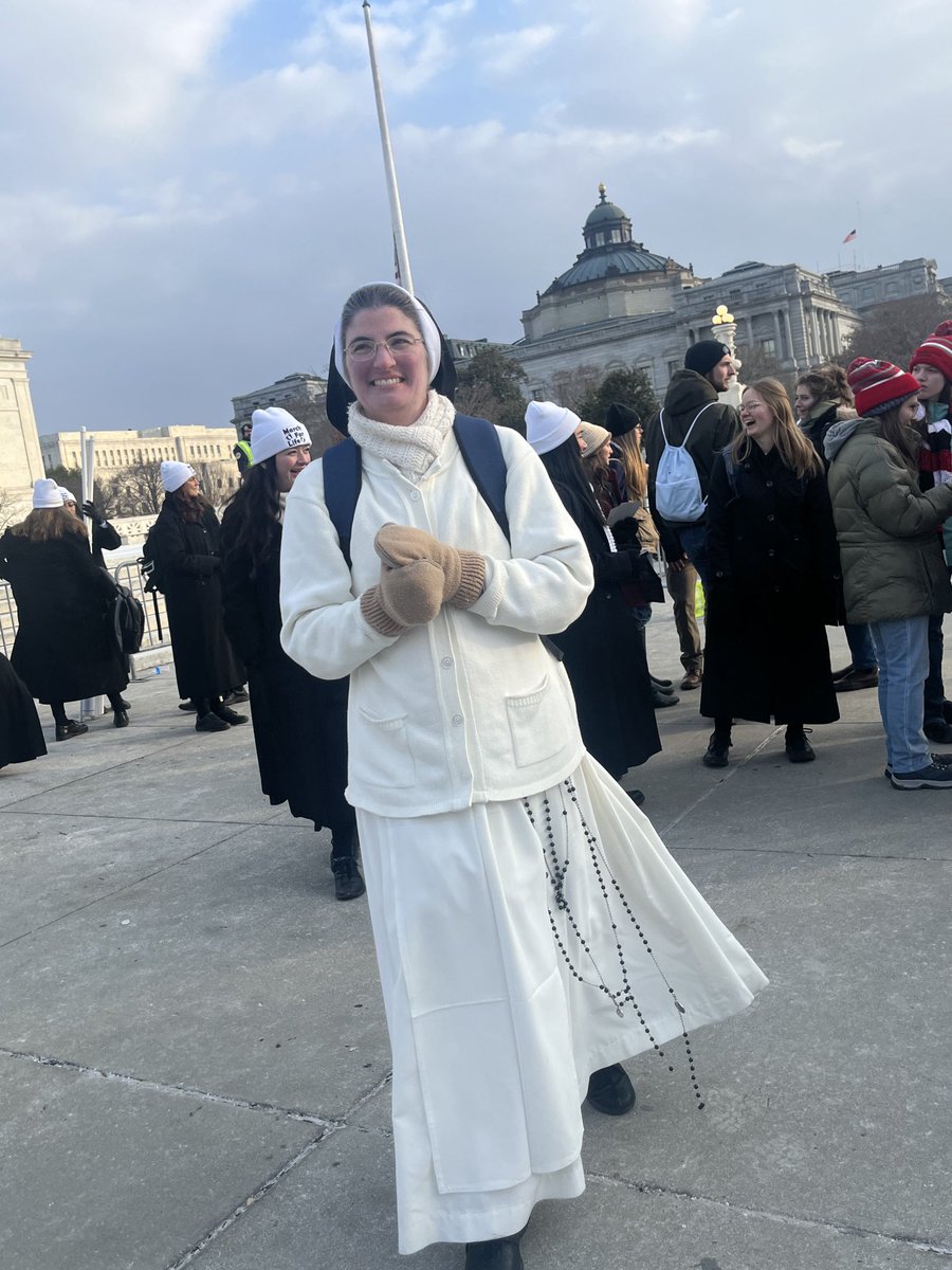 kathrynlopez's tweet image. #OPPower #MarchforLife ⁦@WomenReligious⁩ o