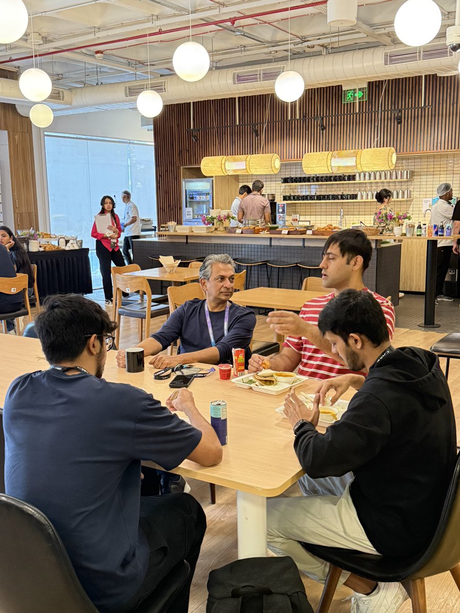 Kicking off #SummitHack by <a href="/peakxvpartners/">Peak XV Partners</a> 💙

Excited for the next 24 hours of pure madness as these amazing teams build some incredible projects🔥

Let’s goooooo 🚀