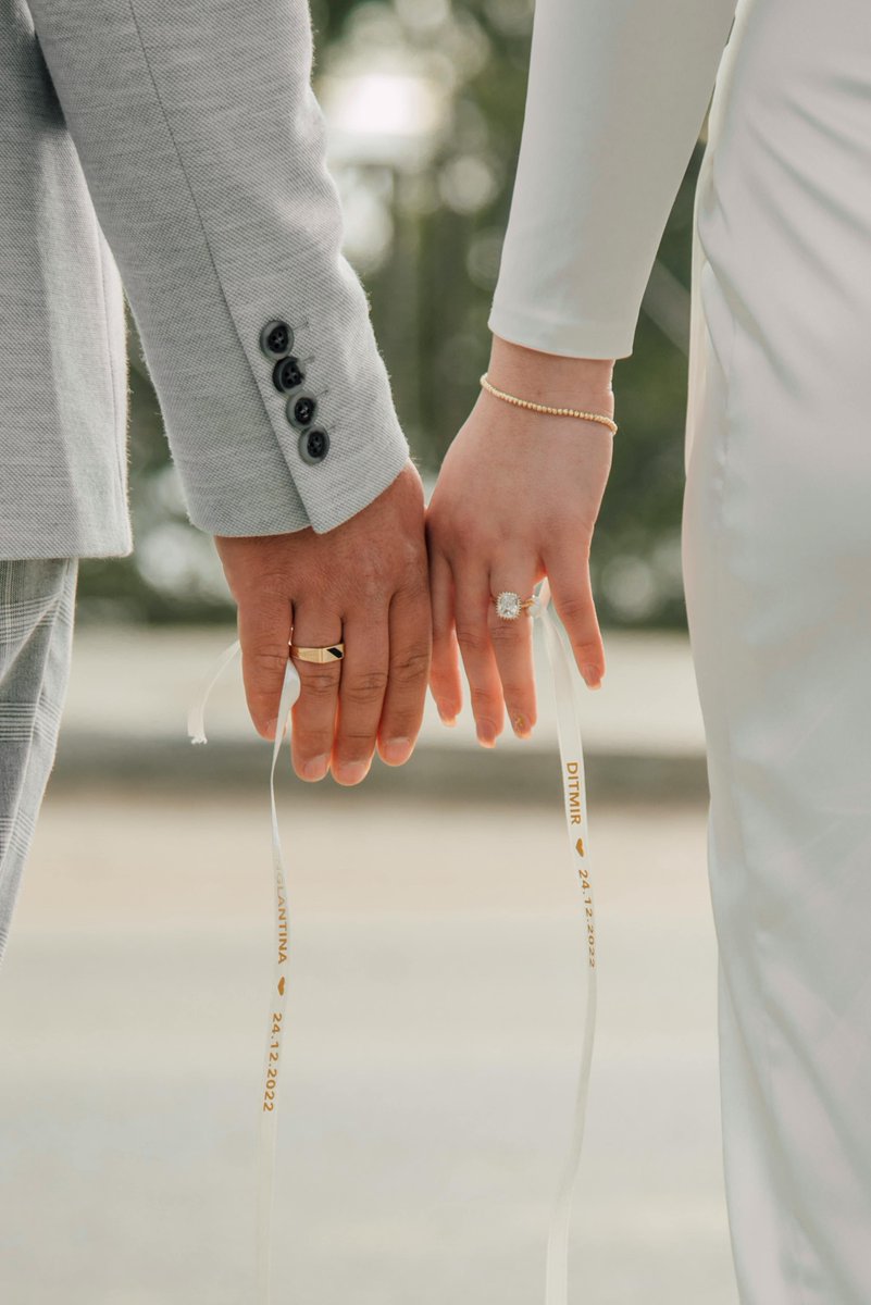 huang_alpha's tweet photo. π A ring as unique as your love story.
Our custom engagement rings are made with a one-piece MOQβperfectly yours. π
#UniqueEngagementRing #SmallBatchJewelry #CustomMadeRings https://t.co/DeVWJB1dsy