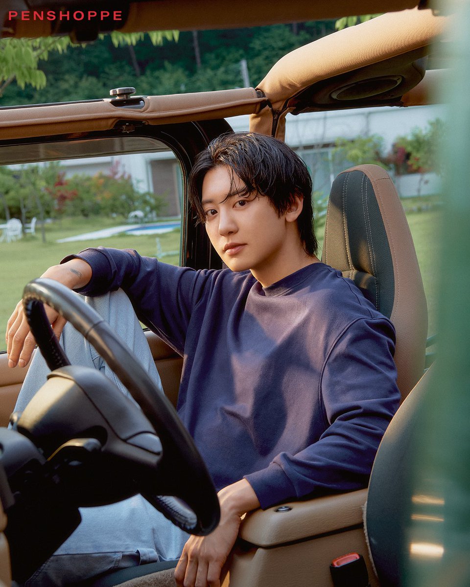 PENSHOPPE's tweet photo. New season essentials for your next holiday trip 🚘

Freshen up your looks with new style inspos from CHANYEOL. Shop new collection now at 🌐 https://t.co/dMvf4gQJ5g and in #PENSHOPPE stores near you. 

#PENSHOPPExCHANYEOL https://t.co/60GosVBN1P