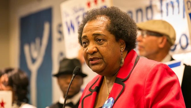 FFAFamily's tweet photo. When did Bill Cosby &amp; Lori Lightfoot have a child!?! https://t.co/N23BUS6qjR