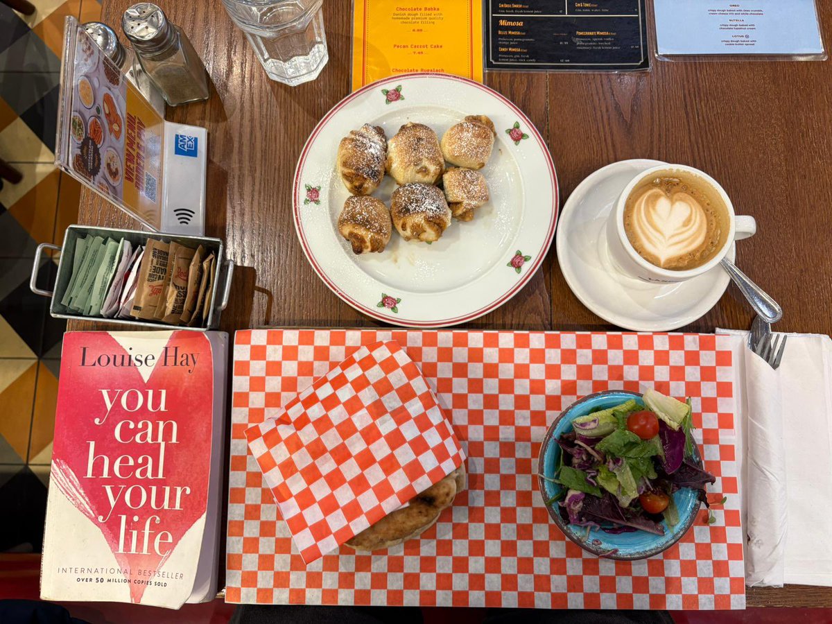 espressostories's tweet photo. Had one of the days where my coffee tasted like magic, my playlist made me dance, a stranger made me smile and the night sky touched my soul and I fell in love being alive again๐ง๐ปโจ.
#MagicInTheOrdinary #CoffeeAndSoul https://t.co/F4g4Qobd19
