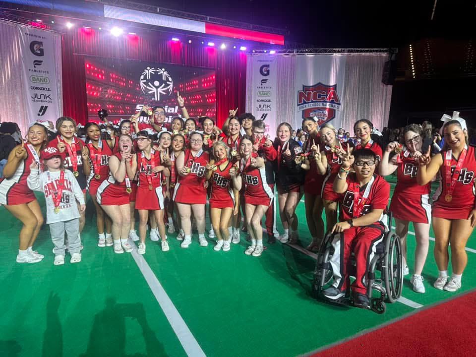 BHSGAthletics's tweet photo. RACKED 'EM🤘🏼 
Sparkle Cheer is bringing home the GOLD 🥇♥️

@BHSelk_cheer @BurlesonISD @BurlesonSports @CityofBurleson @BHSElks https://t.co/Rb7VvCvrCd