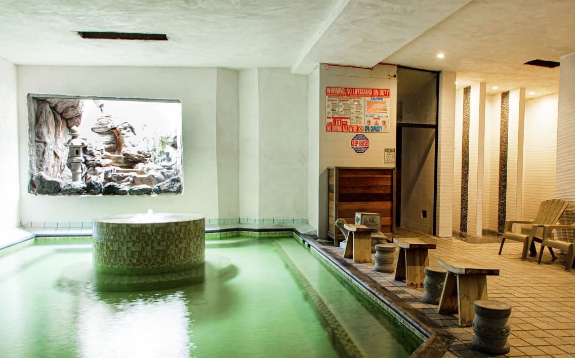 Stress got you feeling like a wilted flower? 🥀 Head to Beverly Hot Springs Spa for an uplifting soak! Their mineral-rich waters will have you blooming again in no time. 🌸 #BeverlyHills #CaliforniaHotSprings
calihotsprings.com/loc/los-angele…