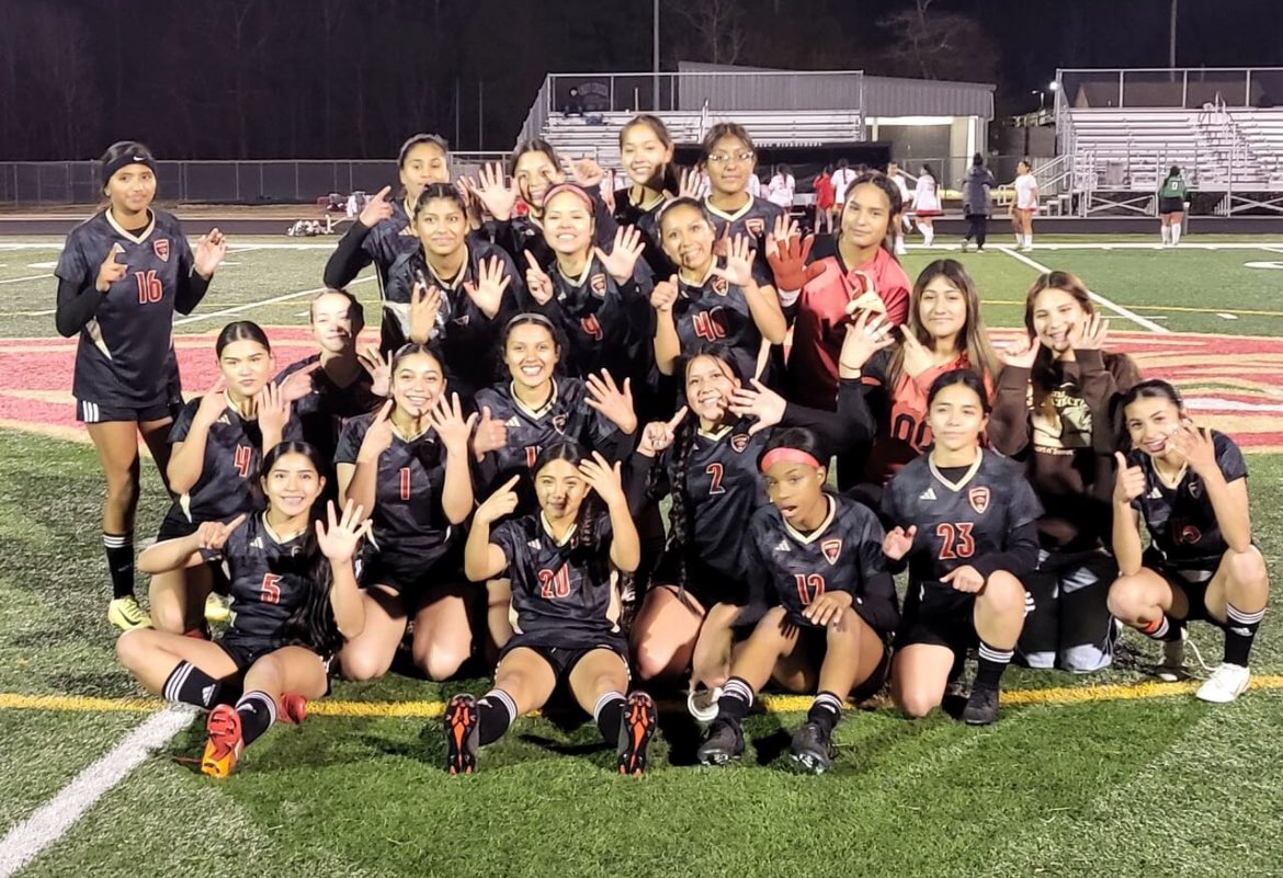 Congrats to JV Gold and Varsity on the program sweep of Cleveland tonight! #StrongerTogether #OGAAT 🧹🧹