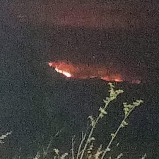 Se45811Sergio's tweet image. #SanJavier  |  La situación es grave en San Javier por incendio forestal fuera de control. 

 Se confirman al menos 4 viviendas destruidas y más de 500 hectáreas consumidas.