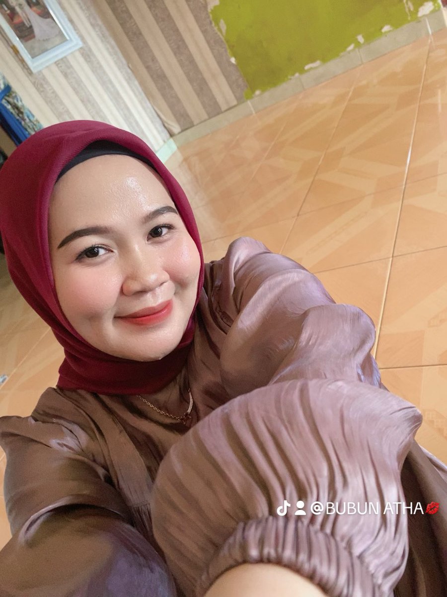 Inggitwiranty's tweet photo. Hi🙋‍♀️post selfie pertama di 2025😋 https://t.co/5VExsXchQl