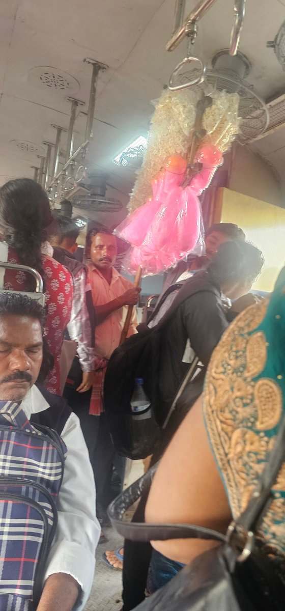 BLAgarwal2's tweet photo. @RailwaySeva @DRMKhurdaRoad only Indian railways allows this type of unauthorized vendors, without taking care of passengers comfort. https://t.co/xZmE02rwYH