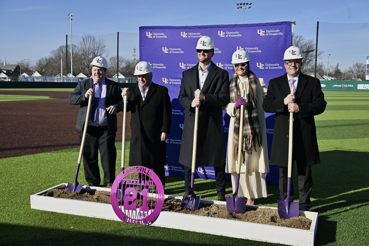 UEMarketingGuy's tweet photo. An immense day in a transformational era for UE Baseball and Aces Athletics 🟣

This incredible gift from Kyle and Ashley Freeland will help shape the future for so many student-athletes at UE!

Proud to be an Ace! #GUAC 🥑 https://t.co/hB9XZBip3R