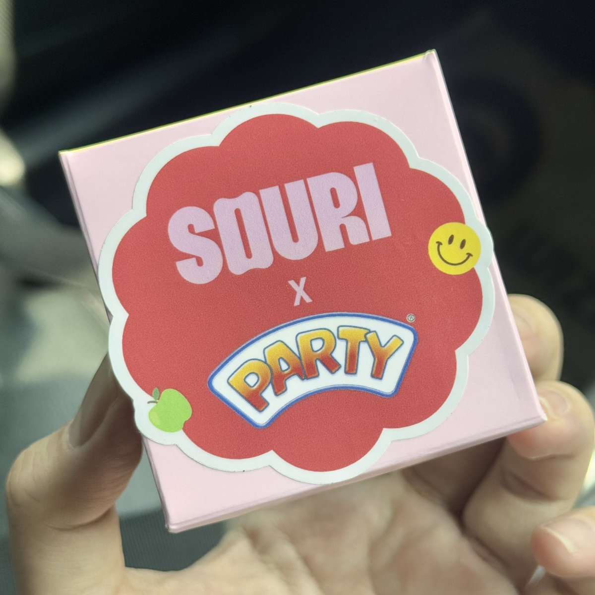 sfkkfs_'s tweet photo. ตอนเห็นคือกรี๊ดดด พุ่งตัวไปซื้อทันที 55555 
souri น้องวิน x party อร่อยเหมือนเดิม 🤣 https://t.co/aN79E9WZJ2