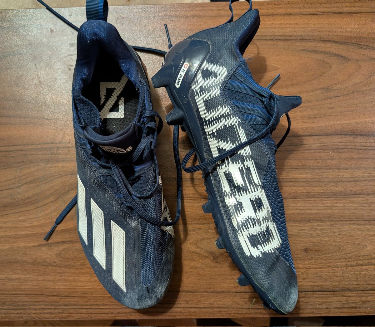 Desi_M's tweet image. Thank you @ReddySteward for your Adidas cleats!  Will make a nice addition to my collection!  Congrats on signing with Minnesota...have a great off season and good luck to you!

#JustAHobby #CleatCollector