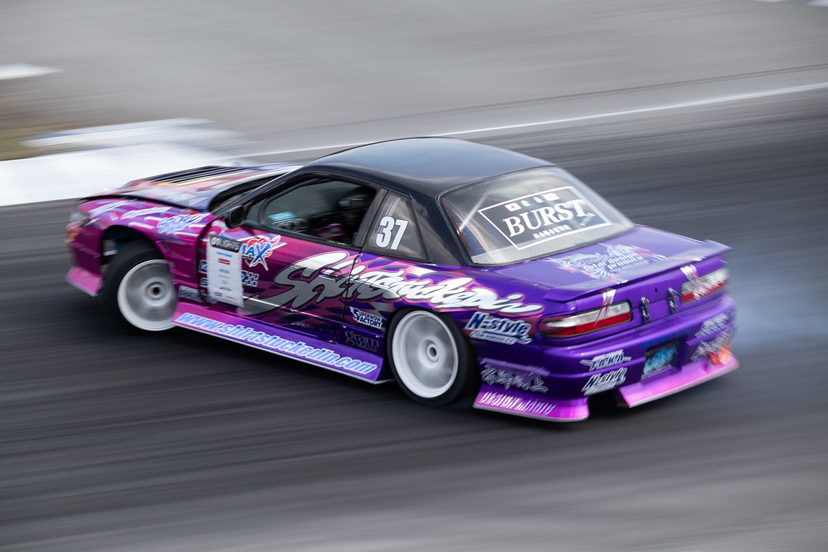 SHIRTSTUCKEDIN tweet media