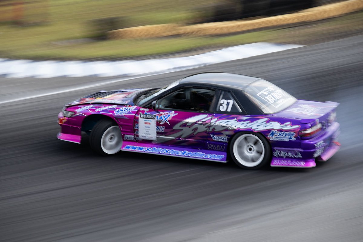 SHIRTSTUCKEDIN tweet media