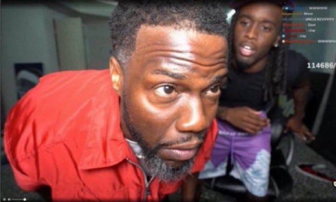 suayrez's tweet image. Max is streaming in the house of possibly the best rapper to ever walk this planet