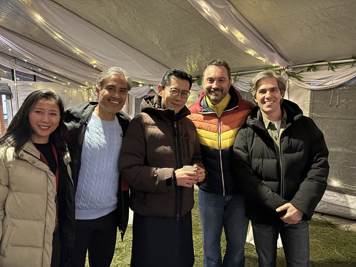 julian2kwan's tweet photo. Honoured and grateful to have an in depth conversation with his Majesty the King of Bhutan, a visionary leader who has established the Gelephu Mindfulness City(GMC), a project that aims to bring new opportunities for growth, well-being, and sustainability to Bhutan.

Bhutan is big on bitcoin mining and using blockchain tech across many initiatives including RWA.

Great to also meet the investment team at DHI the sovereign wealth fund as we look to help bring our platforms @IxSwap @investax and resources to tokenize Bhutan’s real world assets, carbon credits, hydropower and more

Beautiful country, people and spiritual energy all around