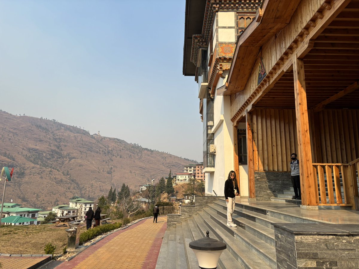 julian2kwan's tweet photo. Honoured and grateful to have an in depth conversation with his Majesty the King of Bhutan, a visionary leader who has established the Gelephu Mindfulness City(GMC), a project that aims to bring new opportunities for growth, well-being, and sustainability to Bhutan.

Bhutan is big on bitcoin mining and using blockchain tech across many initiatives including RWA.

Great to also meet the investment team at DHI the sovereign wealth fund as we look to help bring our platforms @IxSwap @investax and resources to tokenize Bhutan’s real world assets, carbon credits, hydropower and more

Beautiful country, people and spiritual energy all around