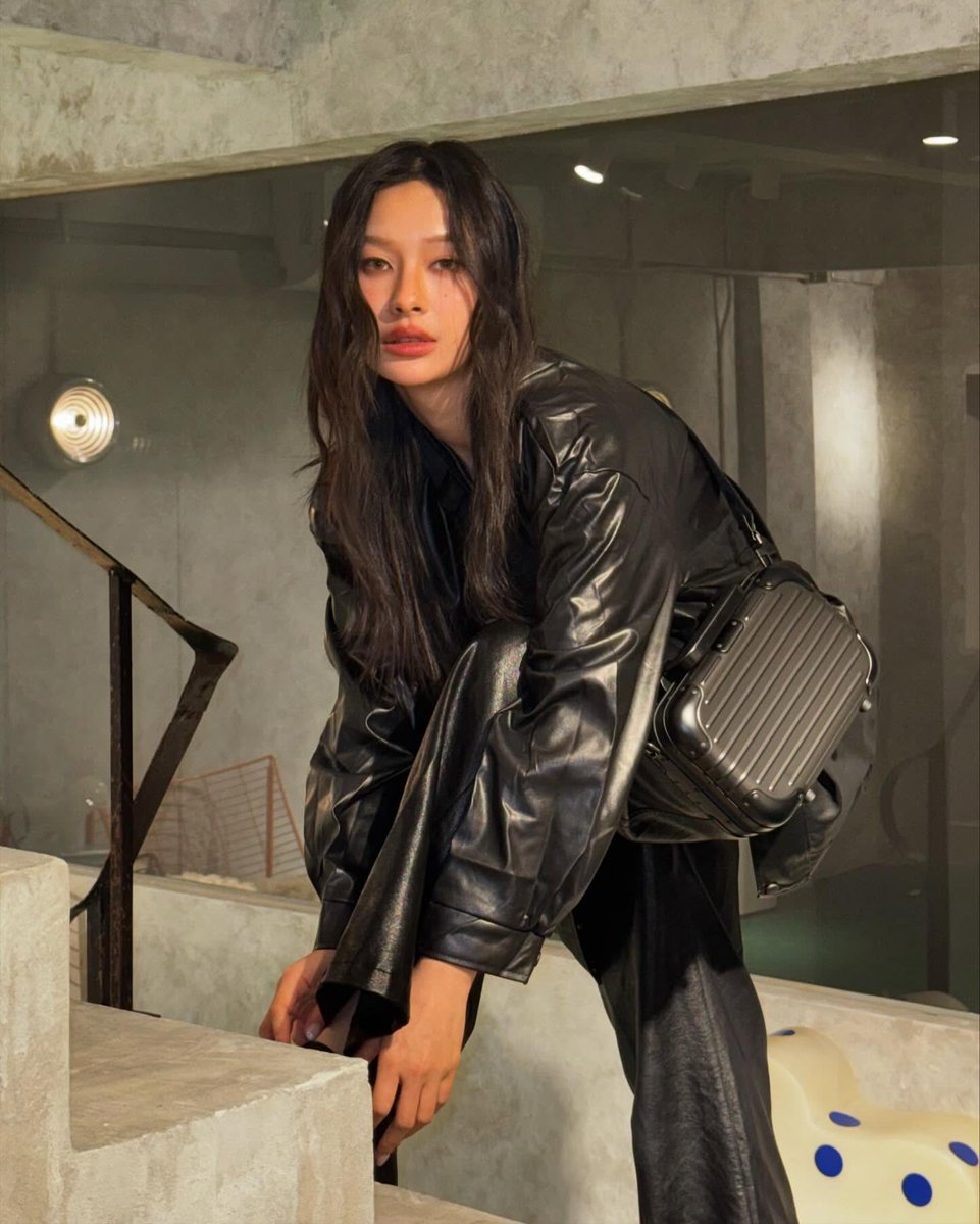 KimJan1101124's tweet image. 天啊❗️天啊❗️大中午的被你爆擊心臟
🫸🫀🫷
IG post @ panly.v

#MilkPansa #miniv