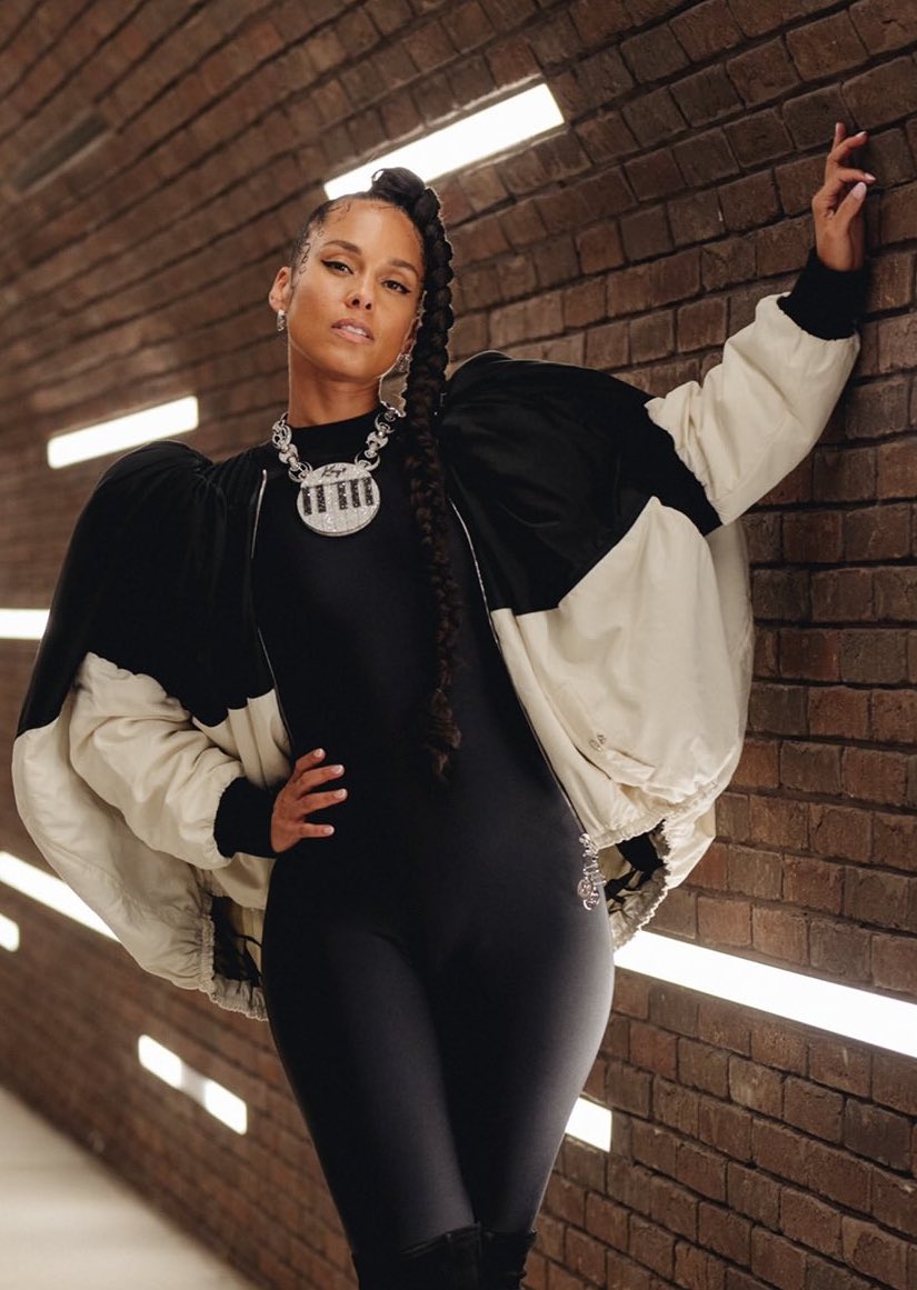 AliciaKeysDaiIy's tweet photo. Happy birthday to the iconic Alicia Keys! ❤️ https://t.co/3xFA17C4Hg
