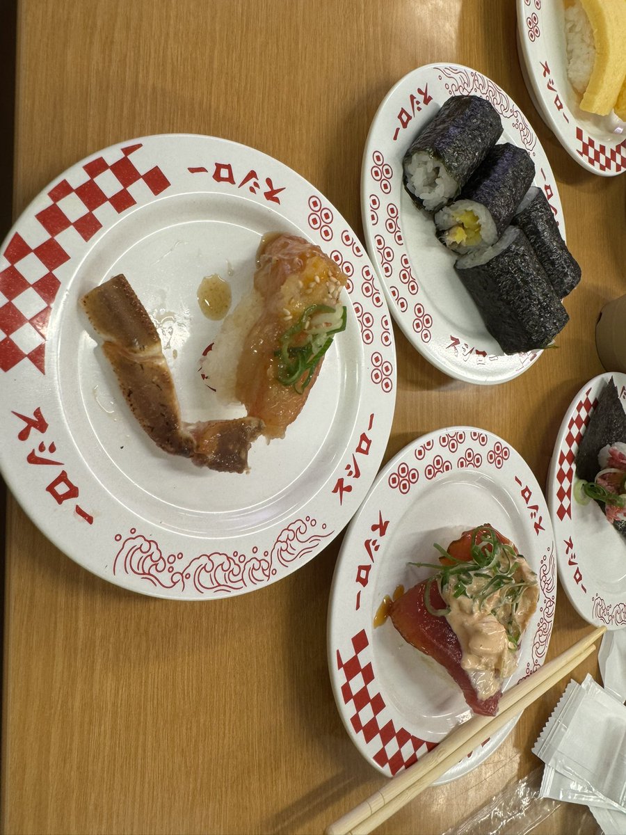 tapirash's tweet photo. きまぐれクックのコラボ寿司美味かった🍣 https://t.co/8JqerGmrb4