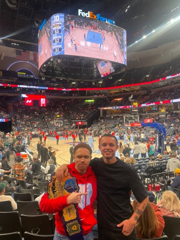 AlexMHannah's tweet photo. Another boys' night out game with Ryan.🎵❤️💙〽️🏀🐻 #boysnightout #gogrizz #gosounds https://t.co/7azqMQZaZl