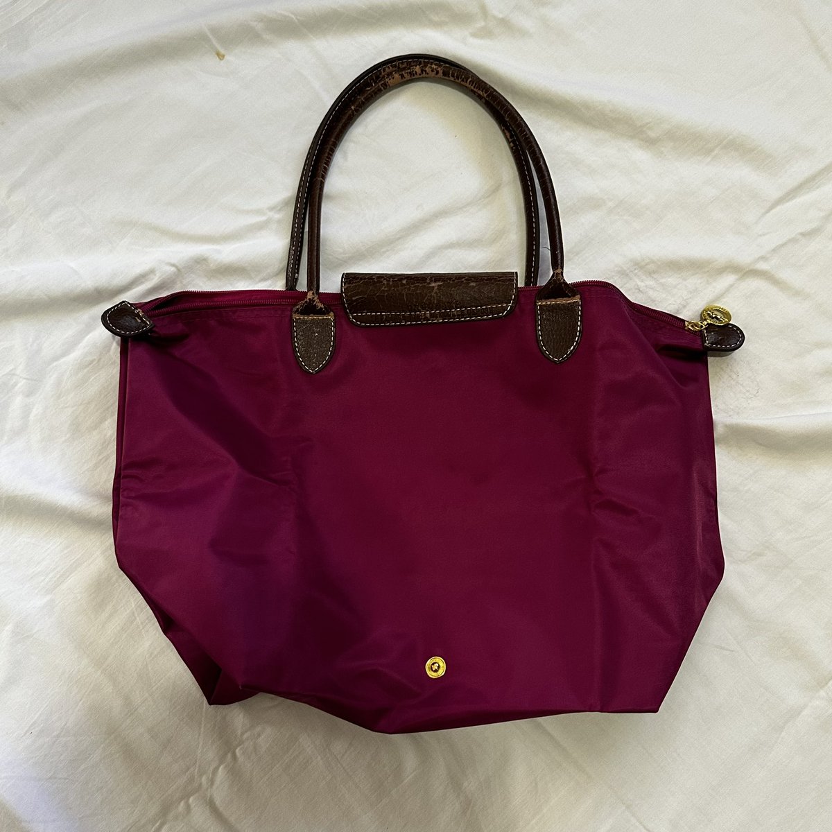 mochieuww's tweet photo. hot pink totebag | 20.000
kondisi risleting rusak, pas itu beli di hk dijual karena sudah tidak dipakai https://t.co/THB6GUaV5F