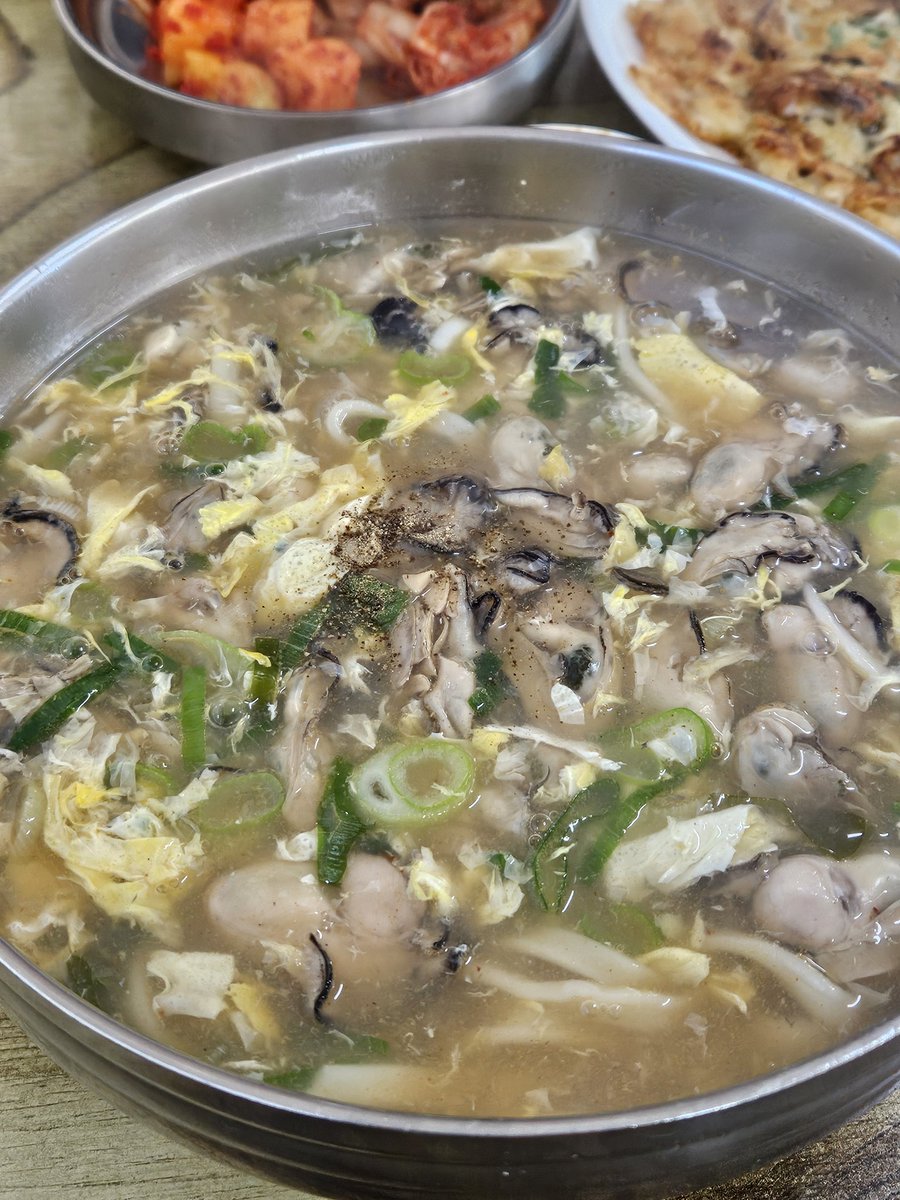 omeok5's tweet photo. 굴칼국수
뜨끈해요.. https://t.co/heAikTxws8