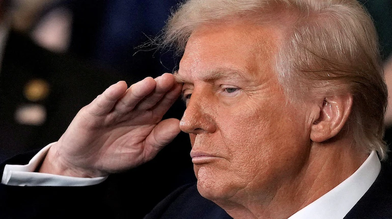 moneycontrolcom's tweet image. #MCProWeekender | Trumponomics: With Trump's policies threatening to rock the world and with the Indian economy slowing down, we need an extraordinary budget to Make India Great Again 🇺🇸 🇮🇳 📈

Manas Chakravarty shares more 👇
moneycontrol.com/news/business/…

#Trumponomics