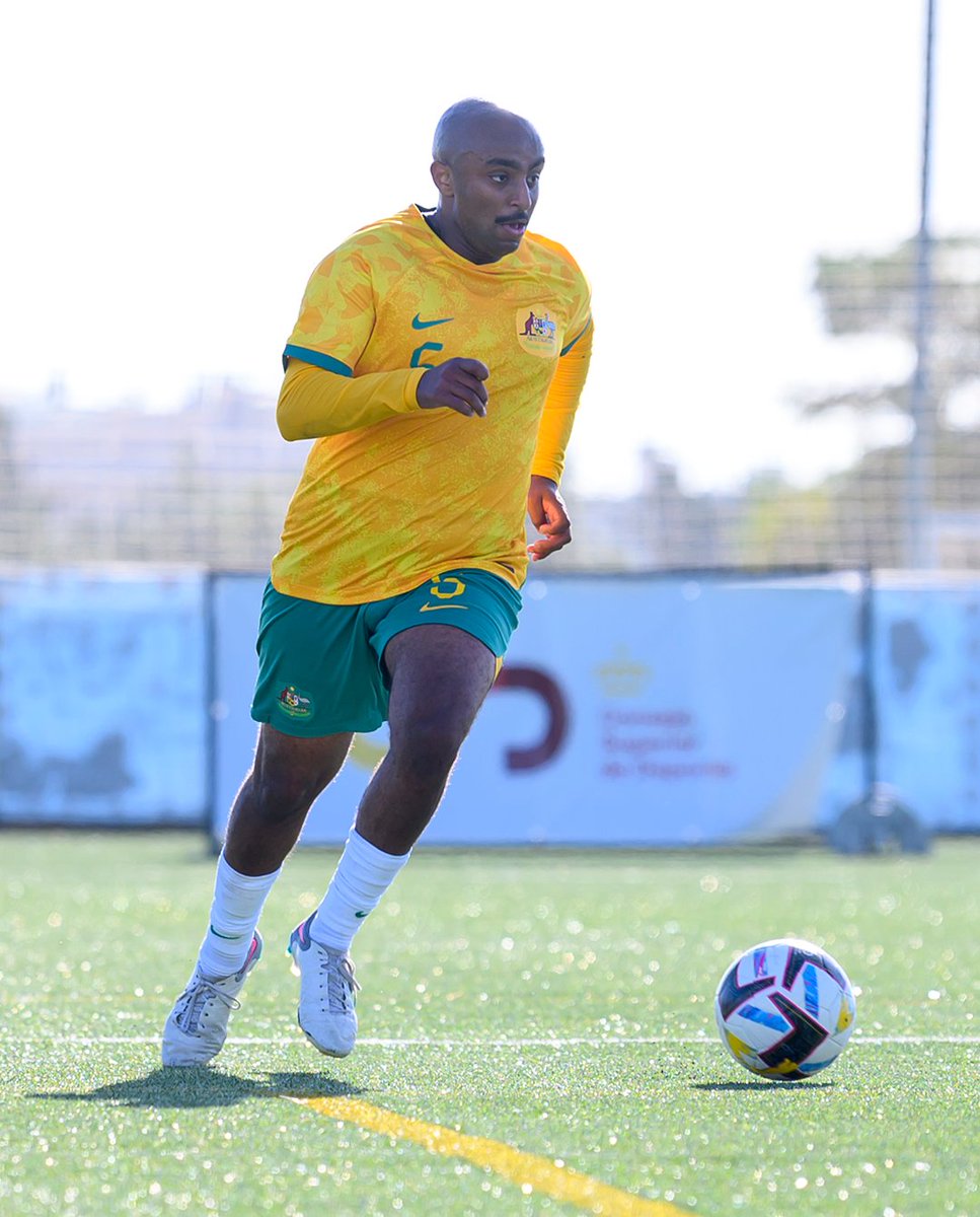 2️⃣2️⃣ today! 🥳 

Wishing Daniel Campbell a very happy birthday! 🎂🎁🎈

#Paraoros #Undefeated #CPFootball